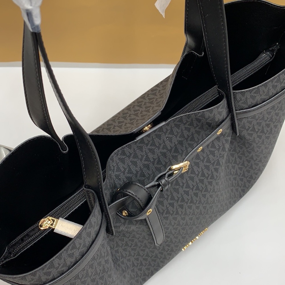 MICHAEL KORS BLACK SIGNATURE COLOR 
Emilia Large Logo Tote Bag - Picture 8 of 14